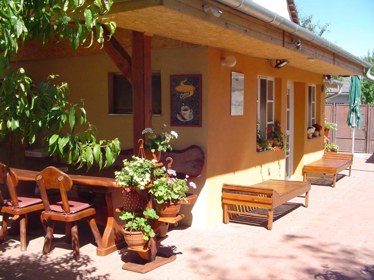 Villa Hunter Štúrovo Exterior foto